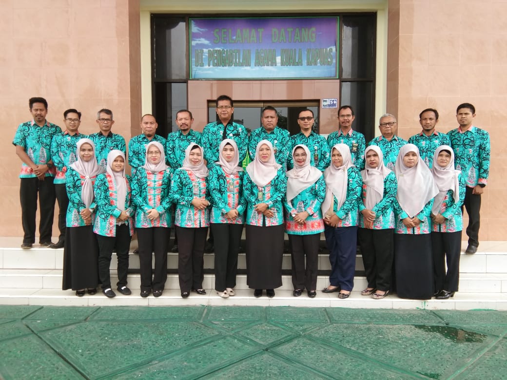 Pengadilan Agama Kuala Kapuas Peringati Hari Batik Nasional