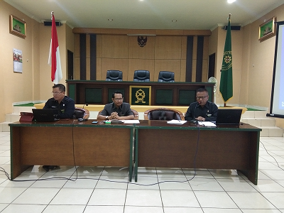 Pengadilan Tinggi Agama Palangka Raya Gelar Rapat Evaluasi Internal