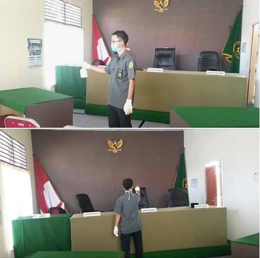 PA Kasongan Melakukan Penyemprotan Desinfektan Pada Lingkungan Kantor