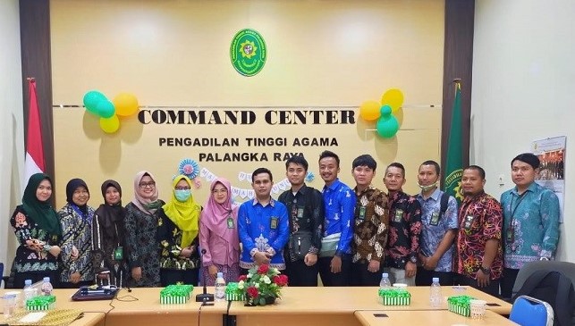 Operator Persediaan Pengadilan Agama Kasongan Menghadiri Undangan Serah Terima Akta Cerai di  Pengadilan Tinggi Agama Palangka Raya
