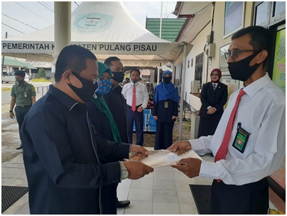 Penyerahan Satya Karya dan Satyalancana di Pengadilan Agama Pulang Pisau