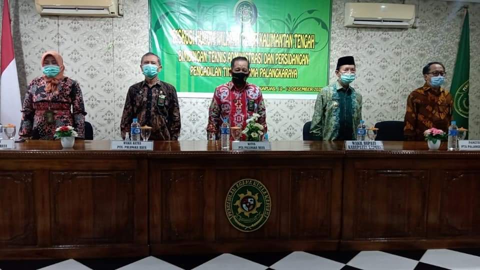 KPTA Palangka Raya Buka Bimtek Administrasi dan Persidangan Wilayah Timur PTA Palangka Raya