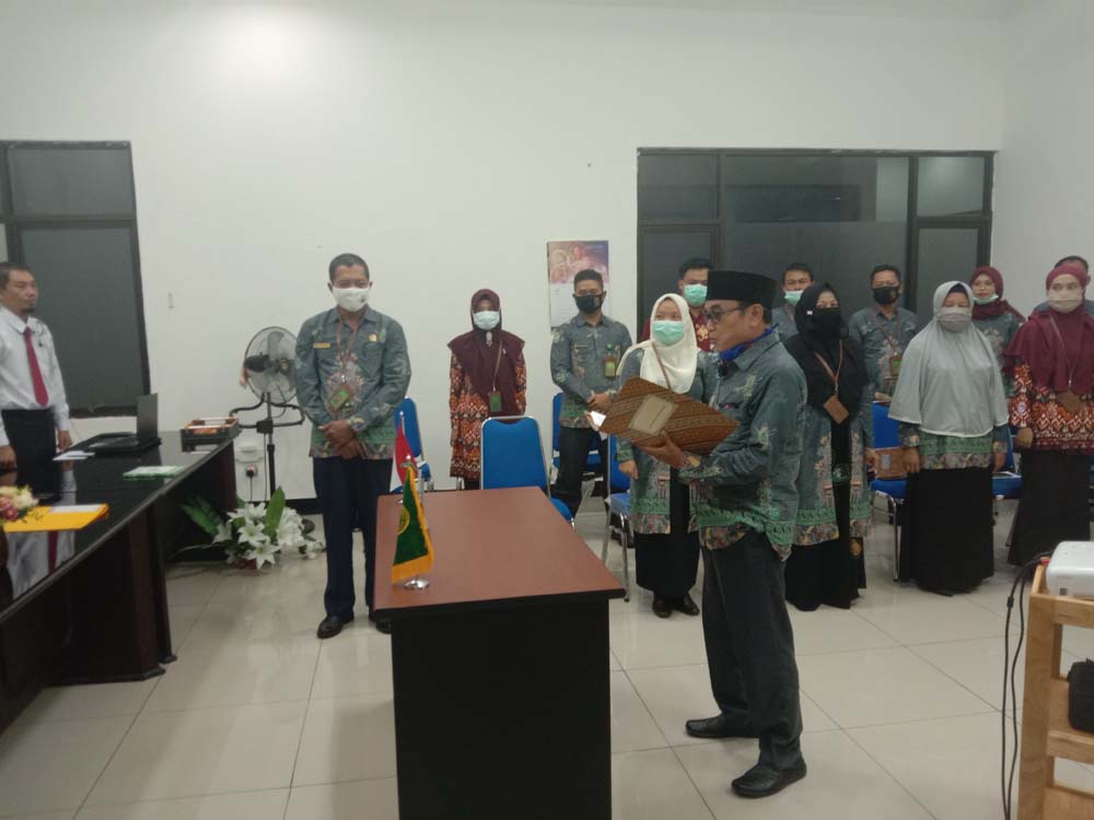 9 Rapat januari 2