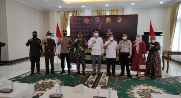 84. Penyerahan Hasil TMMD Ke-111 Tahun 2021 di Kabupaten Barito Utara