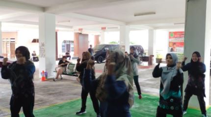90. Pengadilan Agama Muara Teweh Melaksanakan Senam Bersama Secara Virtual