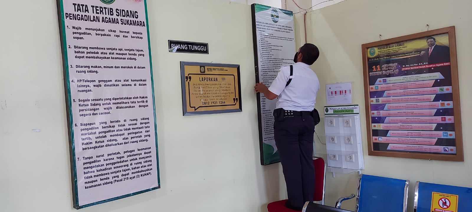 Poster Keluhan dan Pengaduan