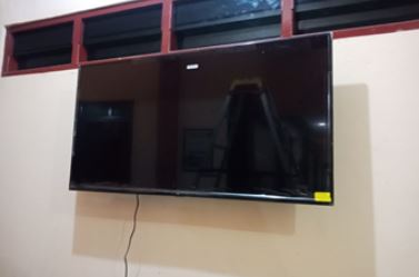 169. Proses Digitalisasi Pengadilan Agama Sampit dengan Pemasangan LCD