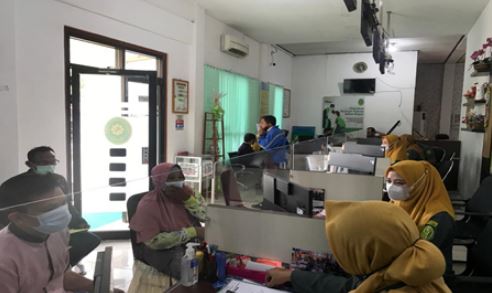166. ANTUSIASME MASYARAKAT MENJELANG LEBARAN DI PENGADILAN AGAMA SAMPIT