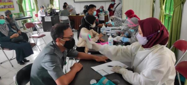 PELAKSANAAN VAKSINASI COVID-19 PEGAWAI PENGADILAN AGAMA PANGKALAN BUN