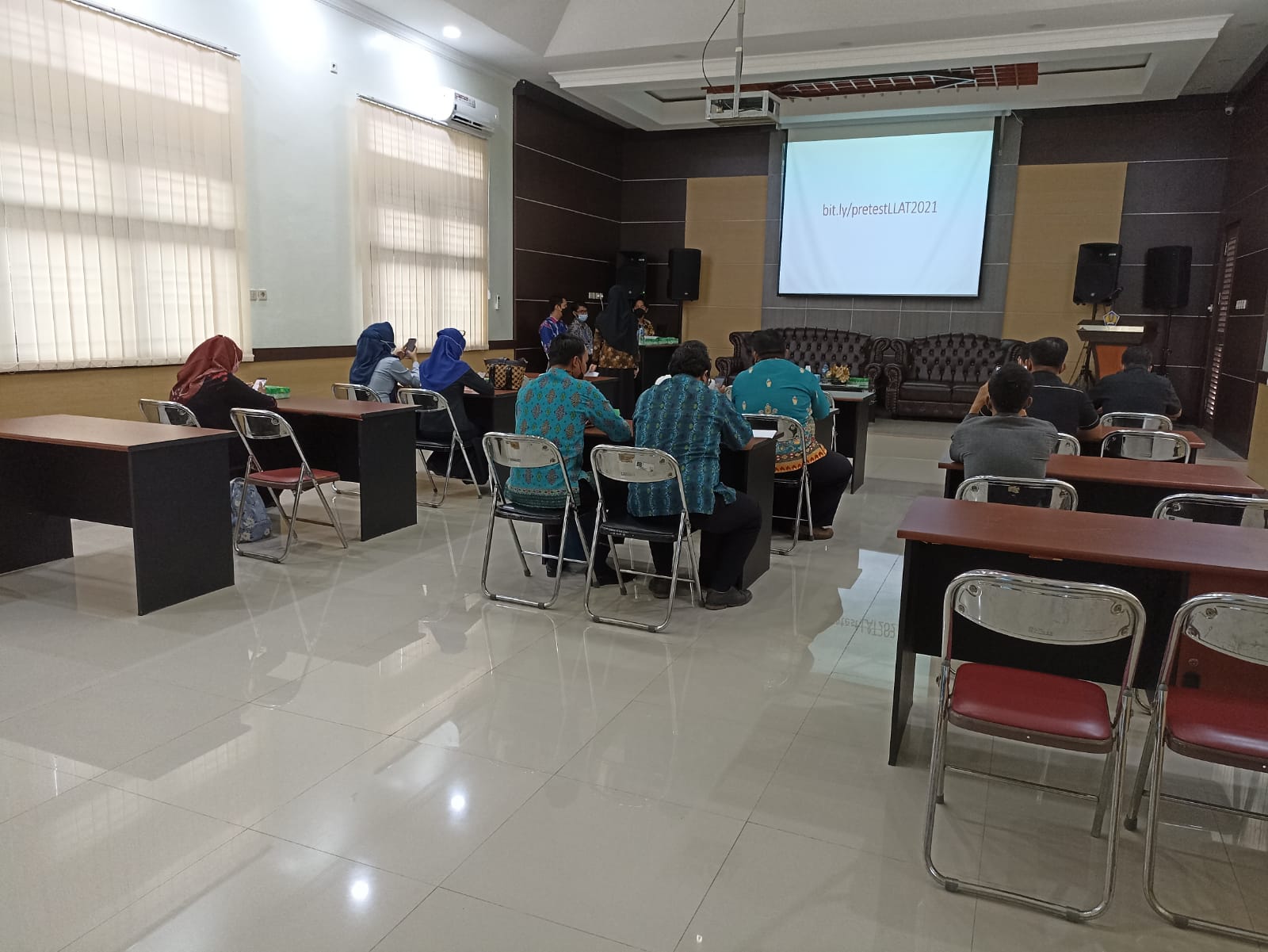 Sekretaris PA Kasongan Ikuti Sosialisasi Pedoman Pelaksanaan Penerimaan dan Pengeluaran Tahun Anggaran 2021