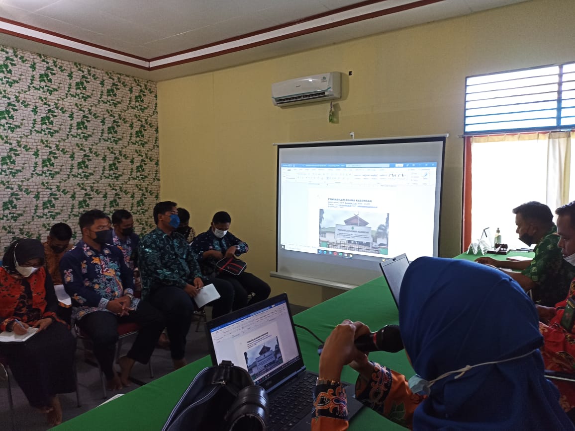 Pengadilan Agama Kasongan Selenggarakan Rapat Rutin Bulanan
