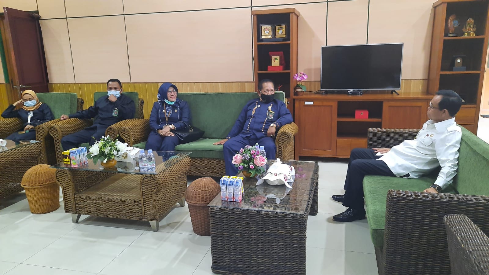Pimpinan PA Kasongan Dampingi Pimpinan PTA Palangka Raya Dalam Rangka Kunjungan Kerja Ke Bupati Kab. Katingan