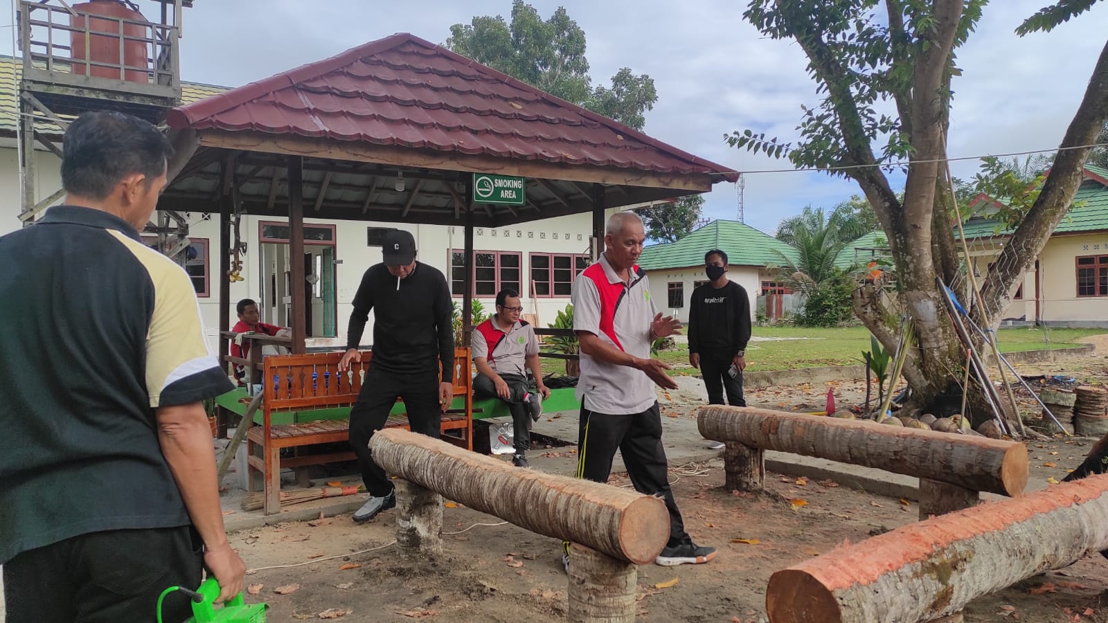 Kegiatan Jumat Bersih Dan Rapi Pengadilan Agama Buntok, 15 Juli 2022
