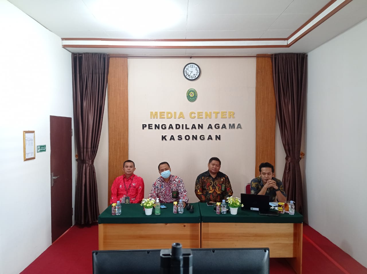 Kembali Ikuti Bimtek Badilag, Seluruh Pimpinan PA Kasongan Ikuti Dengan Serius