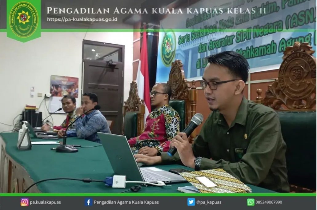 184. Pengadilan Agama Kuala Kapuas Gelar Sosialisasi Perma No. 7, 8, dan 9 Tahun 2016 Serta Sosialisasi Kode Etik Hakim, Panitera, Jurusita dan Aparatur Sipil Negara (ASN) di Lingkungan Mahkamah Agung