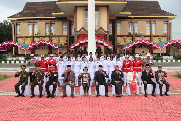peringatanhutri77