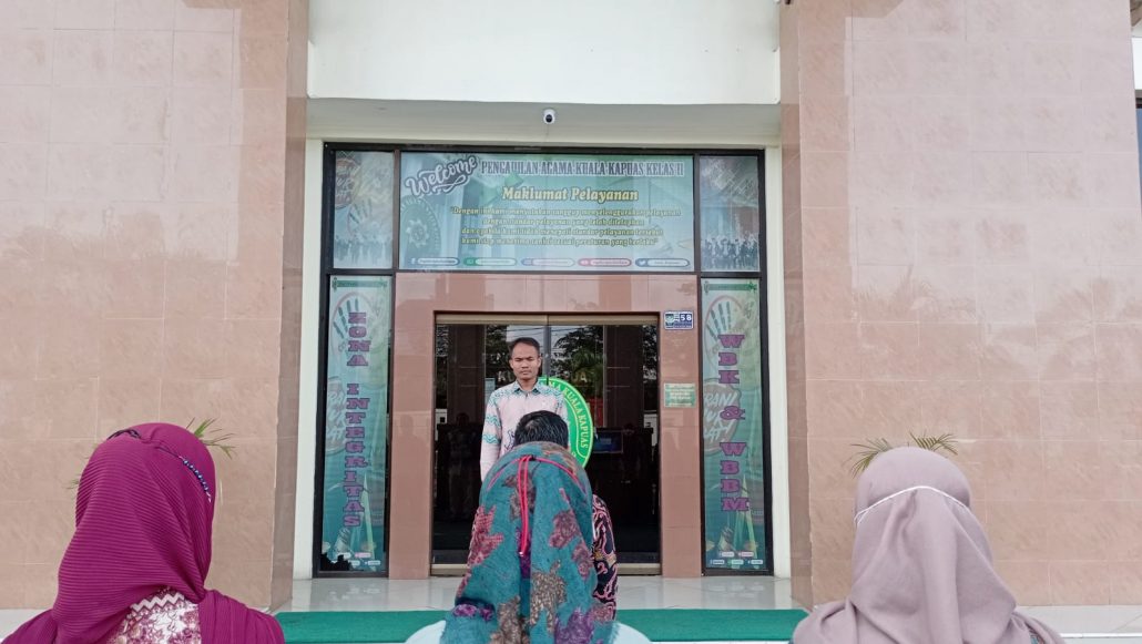 235. “Perbaikan Yang Perlu diperhatikan”, Isi Amanat Pembina Apel Sore di Pengadilan Agama Kuala Kapuas
