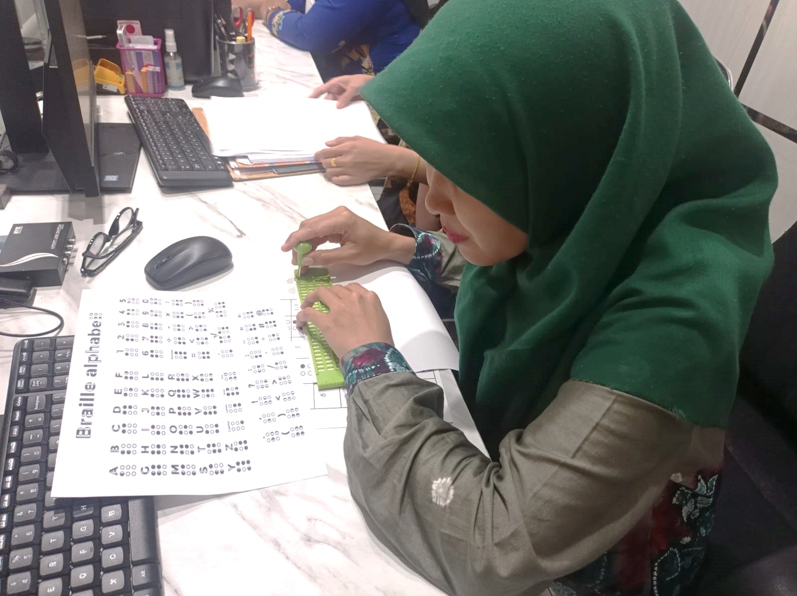 Hakim Pengadilan Belajar Braile