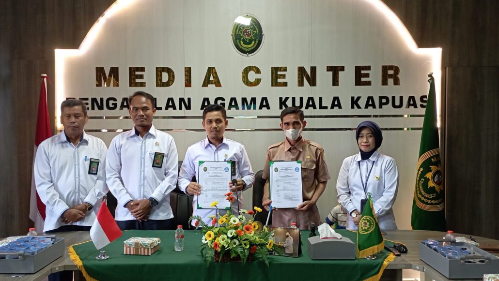 256. Untuk Meningkatkan Pelayanan Publik, PA Kuala Kapuas melaksanakan Penandatanganan MoU dengan SLB Negeri 1 Kuala Kapuas