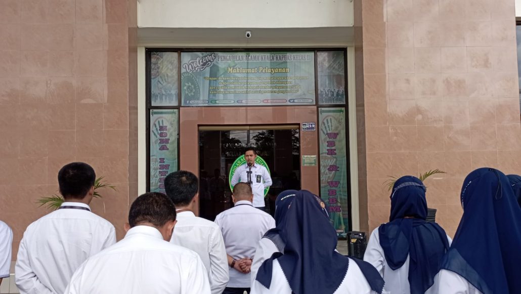 246. Jaga Keindahan Pemandangan Karena Itu Adalah Kesan Pertama Bagi Siapa Pun, Isi Amanat Pembina Apel Senin Pagi