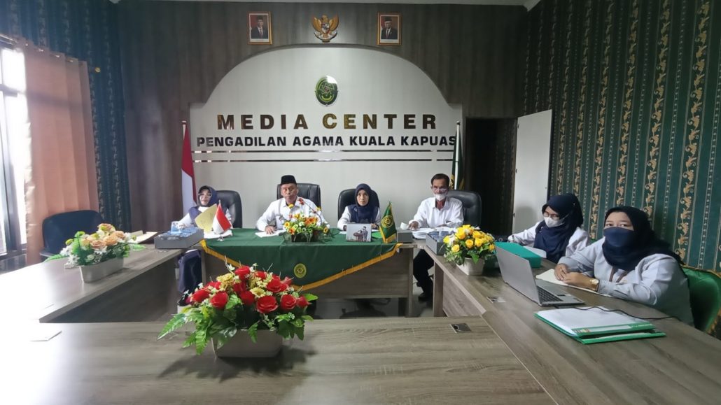 242. Bagian Kepaniteraan Pengadilan Agama Kuala Kapuas Mengikuti Kegiatan Pendampingan Akurasi Data Keuangan Perkara Secara Nasional