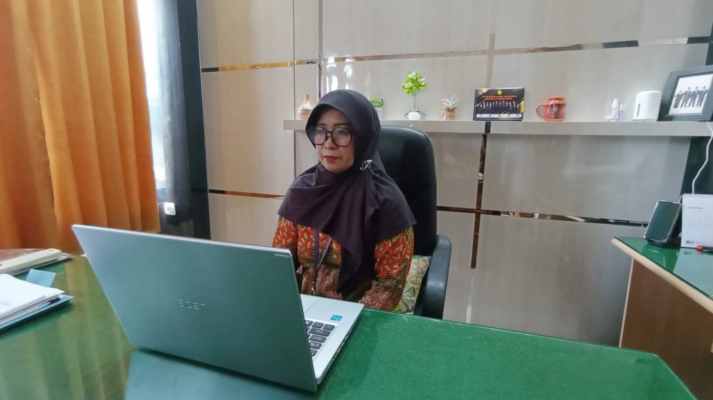 241. Sekretaris dan Kasubbag Perencanaan TI & Pelaporan Pengadilan Agama Kuala Kapuas Mengikuti Sosialisasi Pengembangan Website JDIH v2