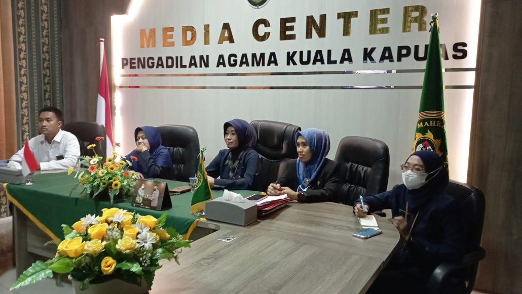 259. Sekretaris beserta Jajaran Mengikuti Acara Sosialisasi Sinergi Penyelenggaraan Program JKN – KIS Secara Virtual
