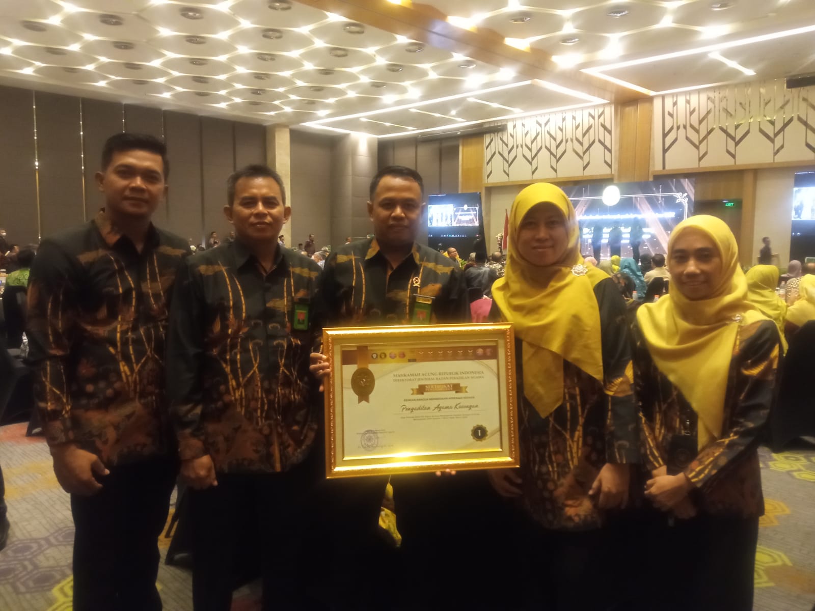 Sangat Membanggakan Termasuk Satker Berprestasi, Pengadilan Agama Kasongan Mendapatkan Penghargaan dari Dirjen Badilag Sebagai Peringkat I