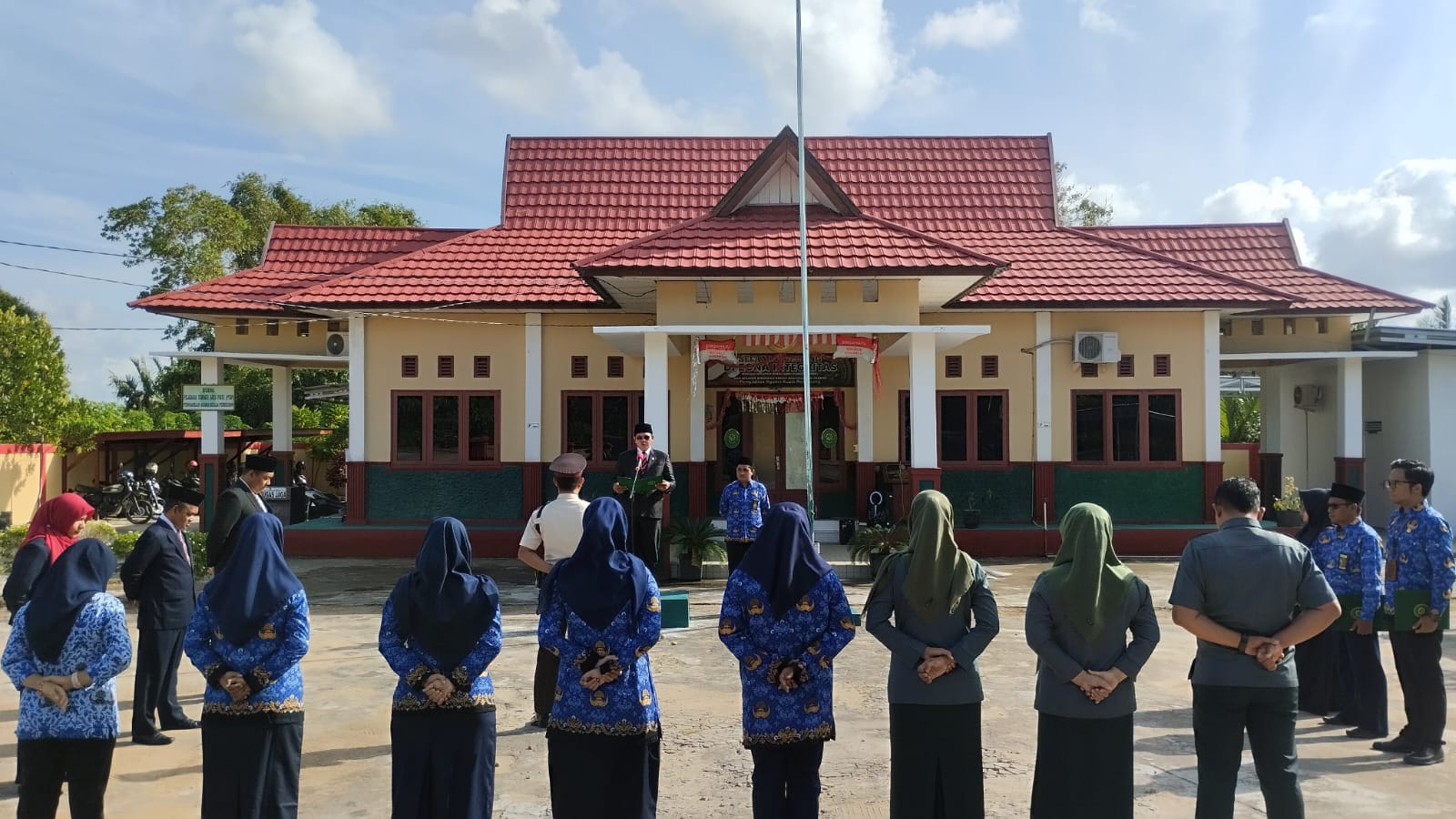 HUT RI 1
