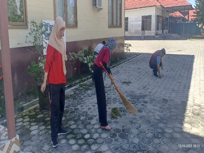 Kegiatan Jum’at Bersih di Pengadilan Agama Kasongan