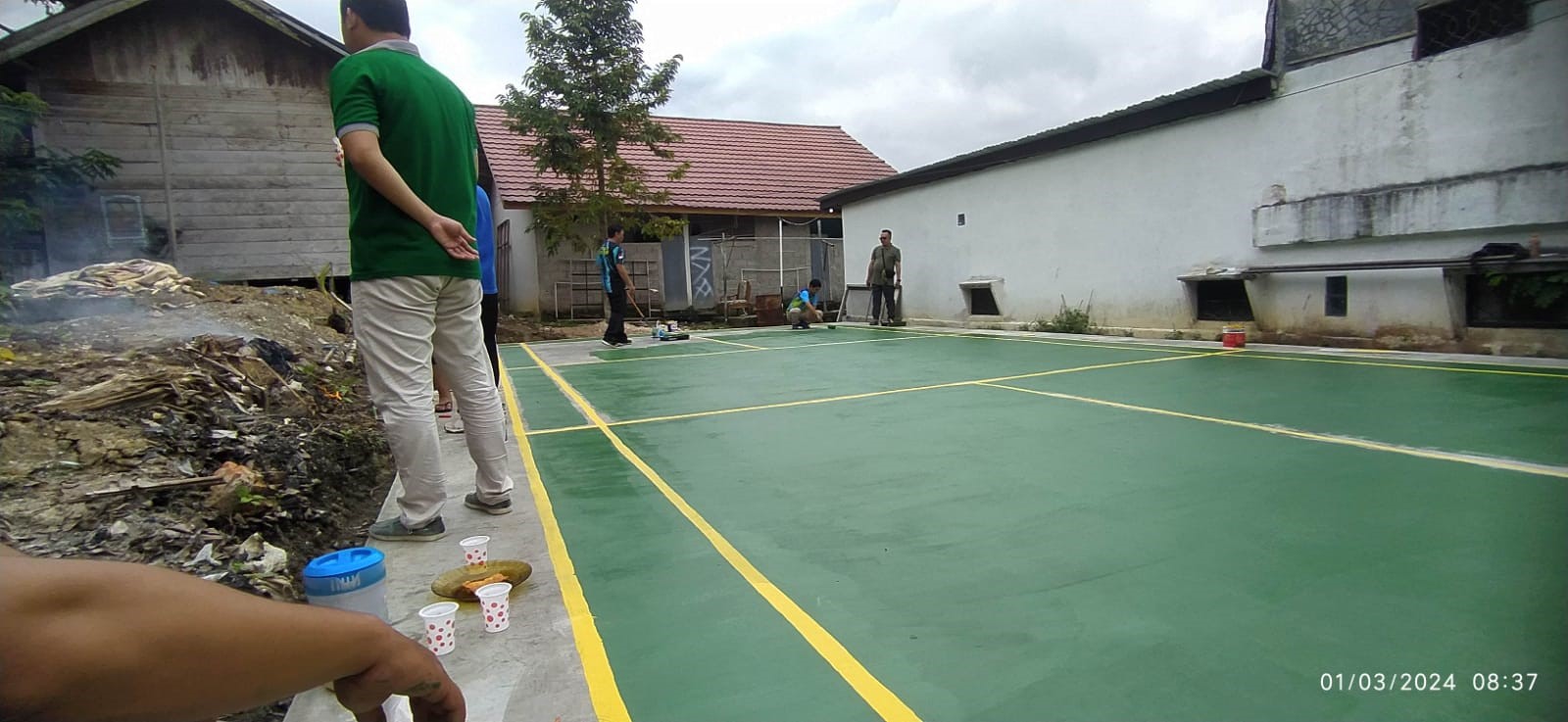 kerja-bakti-lap-bulutangkis-1