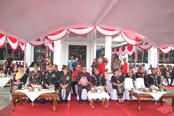 upacara hari jadi gumas
