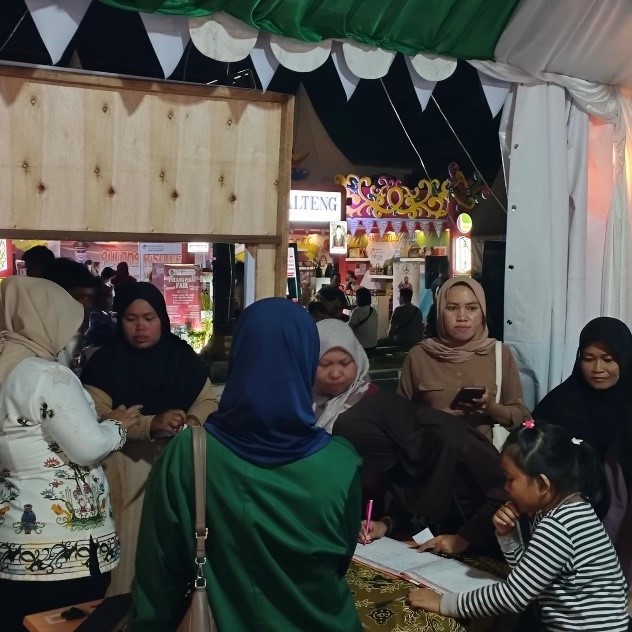 Suasana Malam Kedua Pulang Pisau Fair: Ramai dan Penuh Pengunjung di Stand Mahkamah Agung RI Pengadilan Agama Pulang Pisau