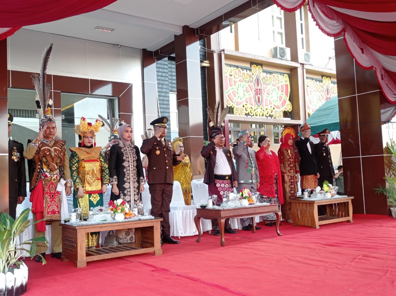 Ketua Pengadilan Agama Pulang Pisau Hadiri Upacara Penurunan Bendera Merah Putih