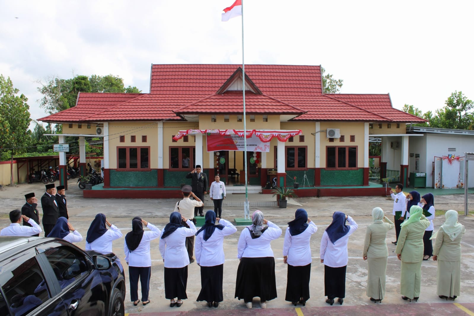PA Kuala Pembuang Laksanakan Upacara Peringatan HUT Mahkamah Agung RI Ke-79