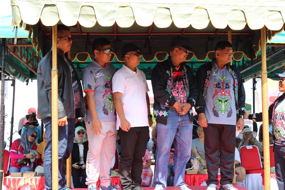 Ketua PA Kuala Pembuang Hadiri Pelepasan Pawai Karnaval Pembangunan Dalam Rangka Peringatan HUT RI Ke-79 Tingkat Kabupaten Seruyan