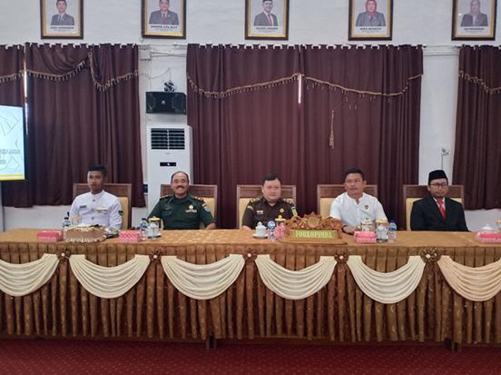 Jurusita PA Kuala Pembuang Hadiri Rapat Paripurna Ke 8