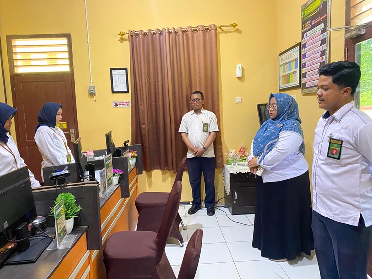 Briefing Senin Pagi (BERSEGI), Tingkatkan Pelayanan Kepada Pencari Keadilan