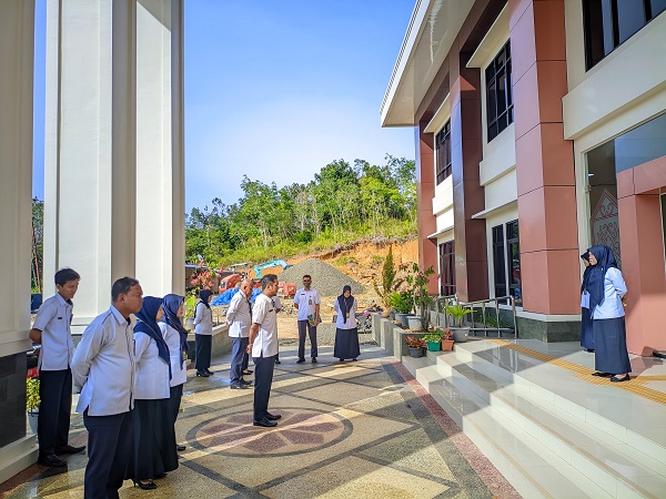 Amanat Pembina Apel, Hari Ini Harus Lebih Baik dari Hari Kemarin dan Lebih Semangat