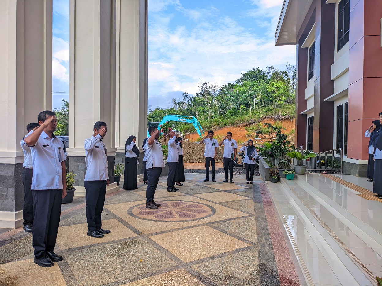 Apel Pagi untuk meningkatkan kesadaran dan kedisiplinan dalam menjalankan tugas sebagai pelayan masyarakat yang profesional dan berintegritas