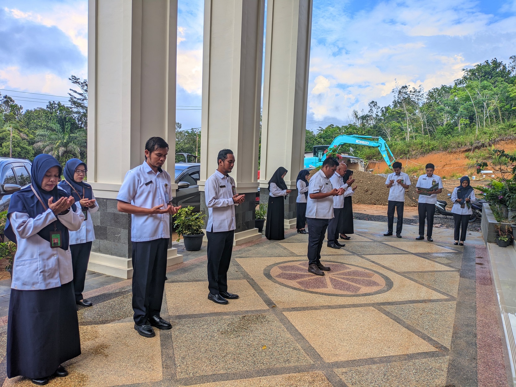 20 Robby Apel Pagi untuk meningkatkan kesadaran dan kedisiplinan dalam menjalankan tugas sebagai pelayan masyarakat yang profesional dan berintegritas 1