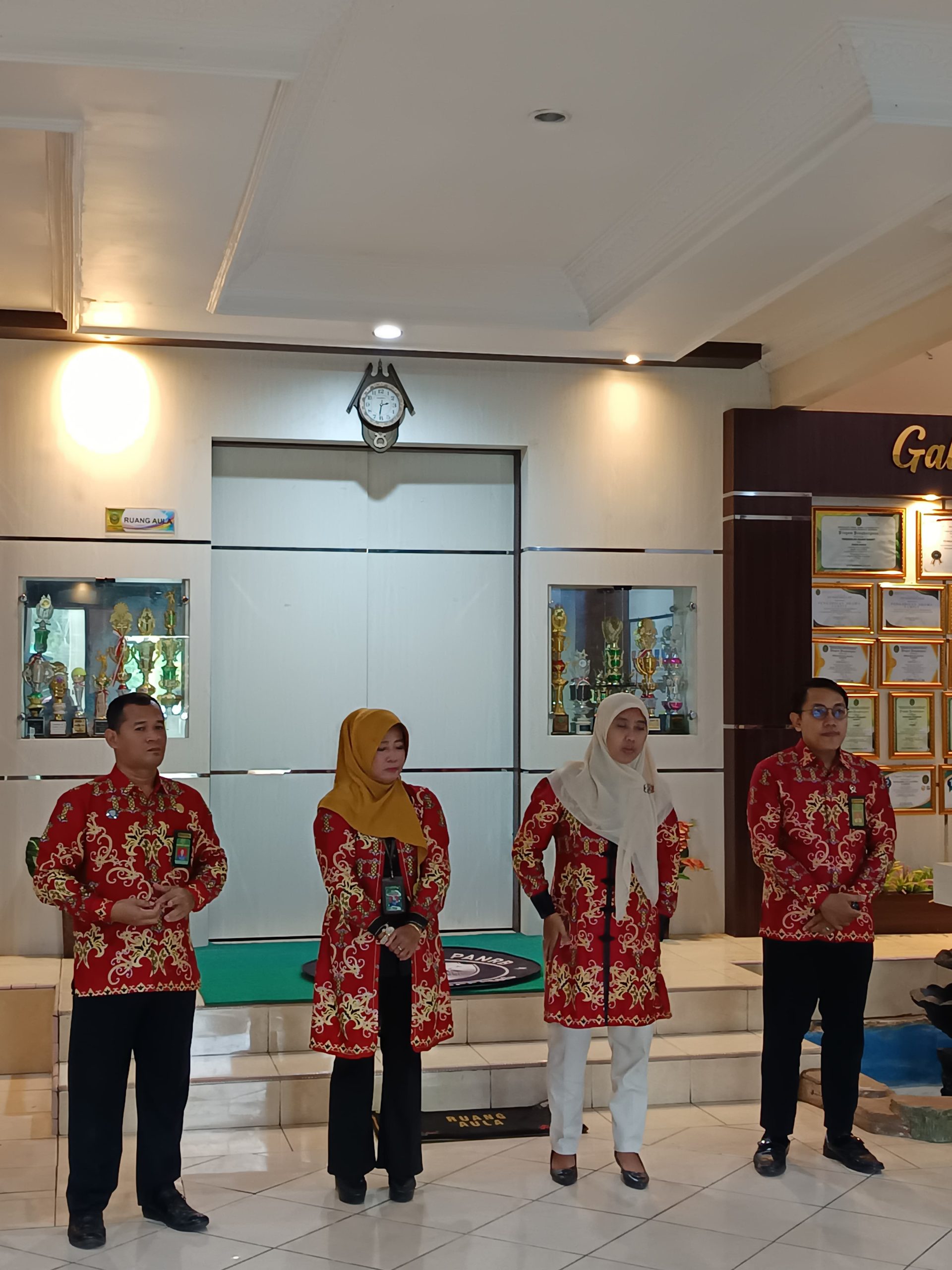 135. Doa Bersama Mengawali Aktivitas Pagi Pengadilan Agama Sampit