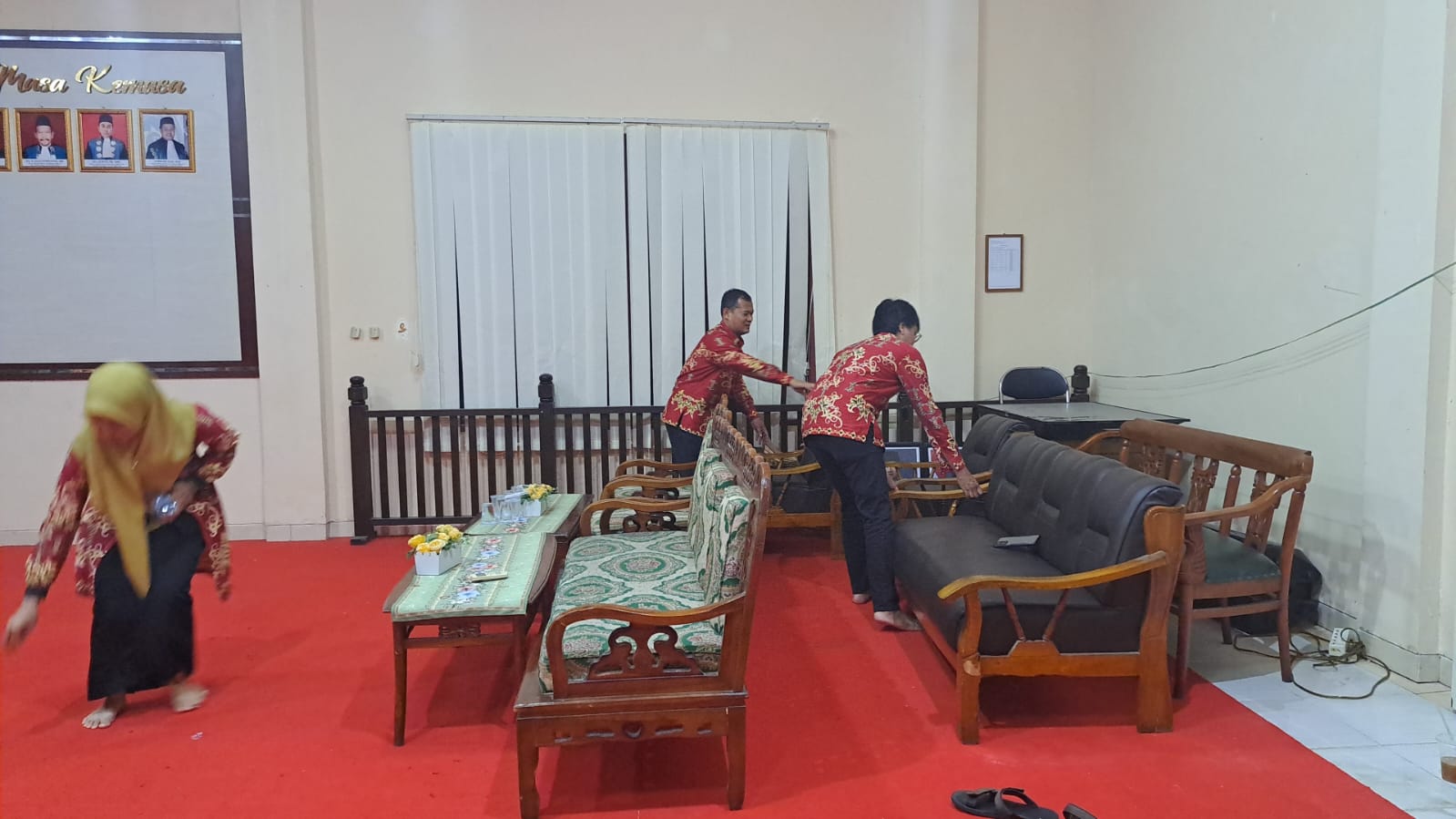 138. Kasih (Kamis Bersih) Bersih-Bersih Aula Untuk Kegiatan Ramadhan