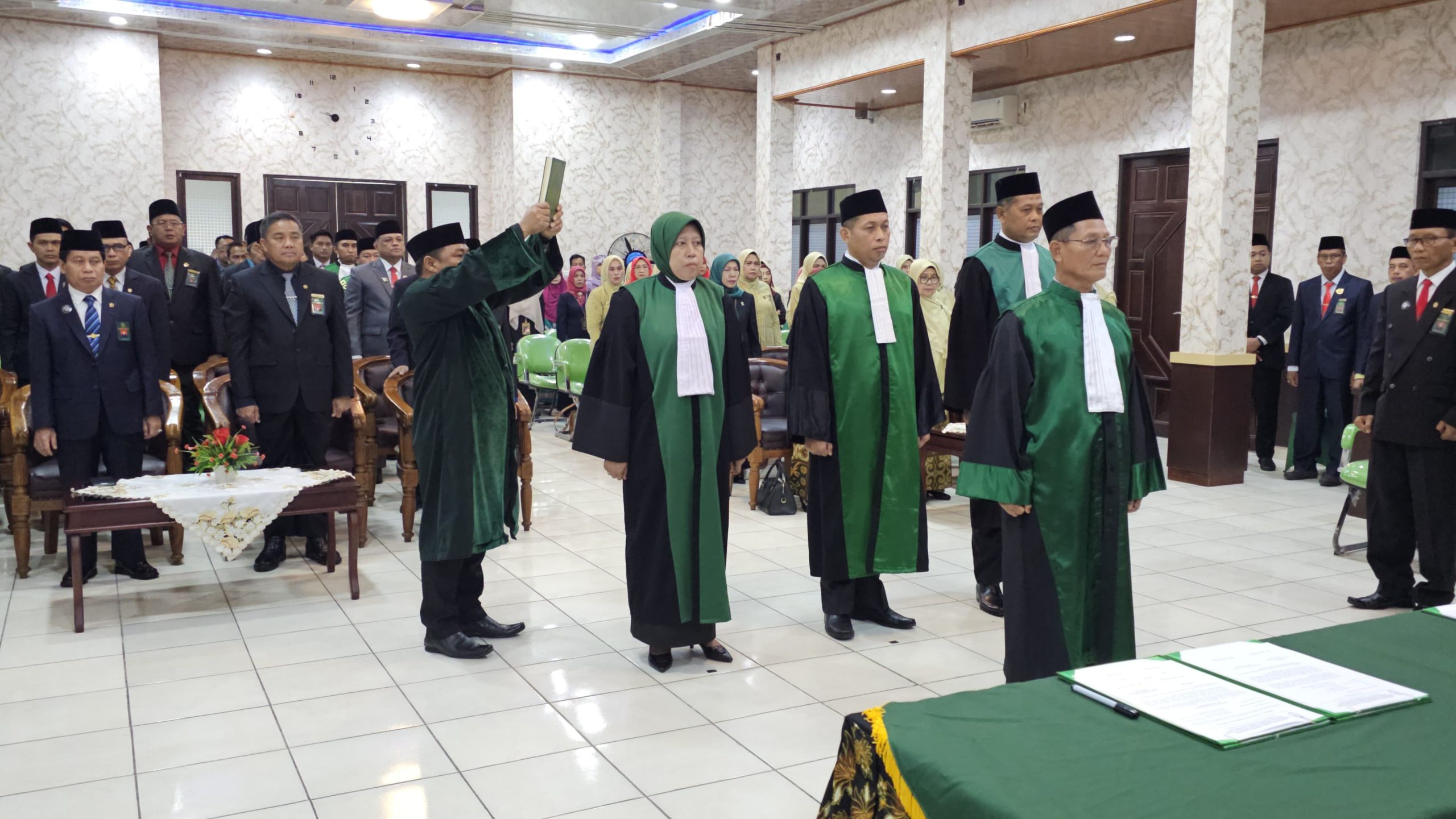 165. PA Muara Teweh Menghadiri Undangan Pelantikan dan Pengantar Alih Tugas Wakil PTA Palangkaraya