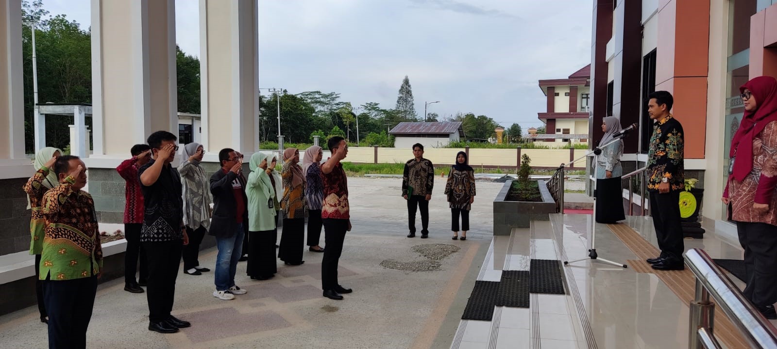 Kegiatan Rutin Apel Jum at Sore di Kantor Pengadilan Agama Pulang Pisau