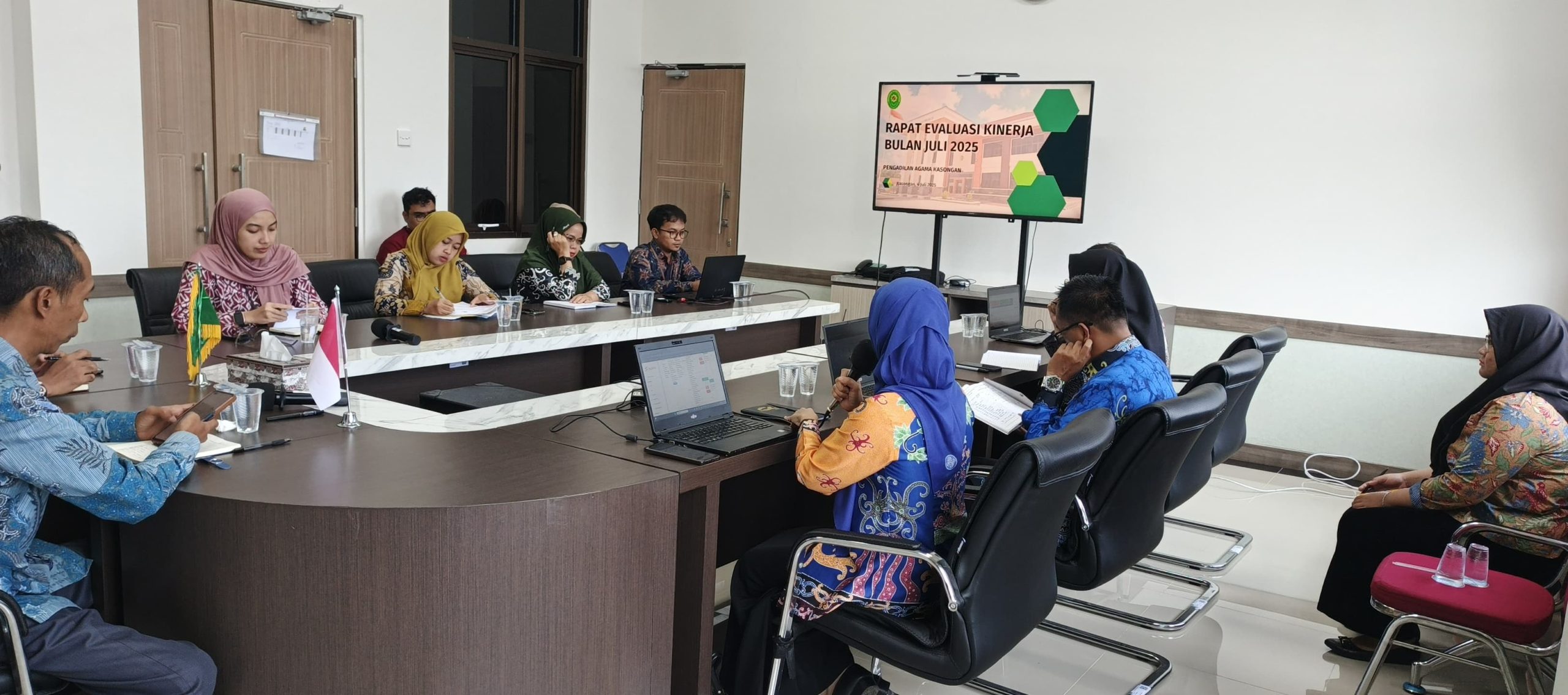 Rapat Evaluasi Kinerja Bulan Juli 2025 Digelar di Pengadilan Agama Kasongan