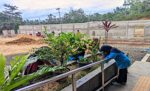 Jumat Bersih Berikan Aura Positif Kepada Seluruh Pegawai