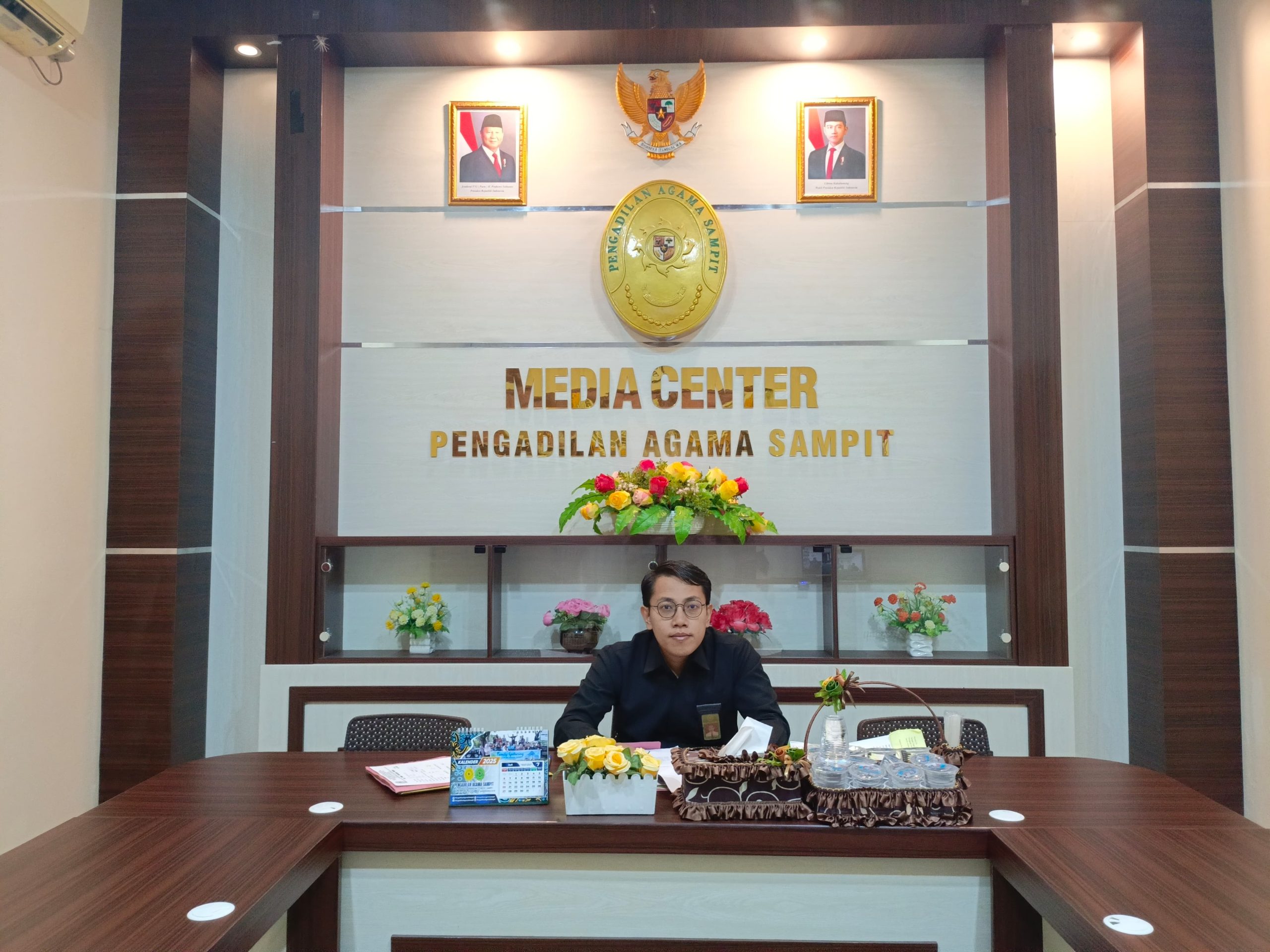 238. PA Sampit Ikuti Sosialisasi Penerbitan Salput dan e-AC secara Daring    Selasa, 27 Mei 2025 pukul 09.00 WIB Pengadilan Agama Sampit yang diwakili oleh salah seorang Hakim Adeng Septi Irawan, S.H. mengikuti kegiatan Sosialisasi Penerbitan Salinan Putu