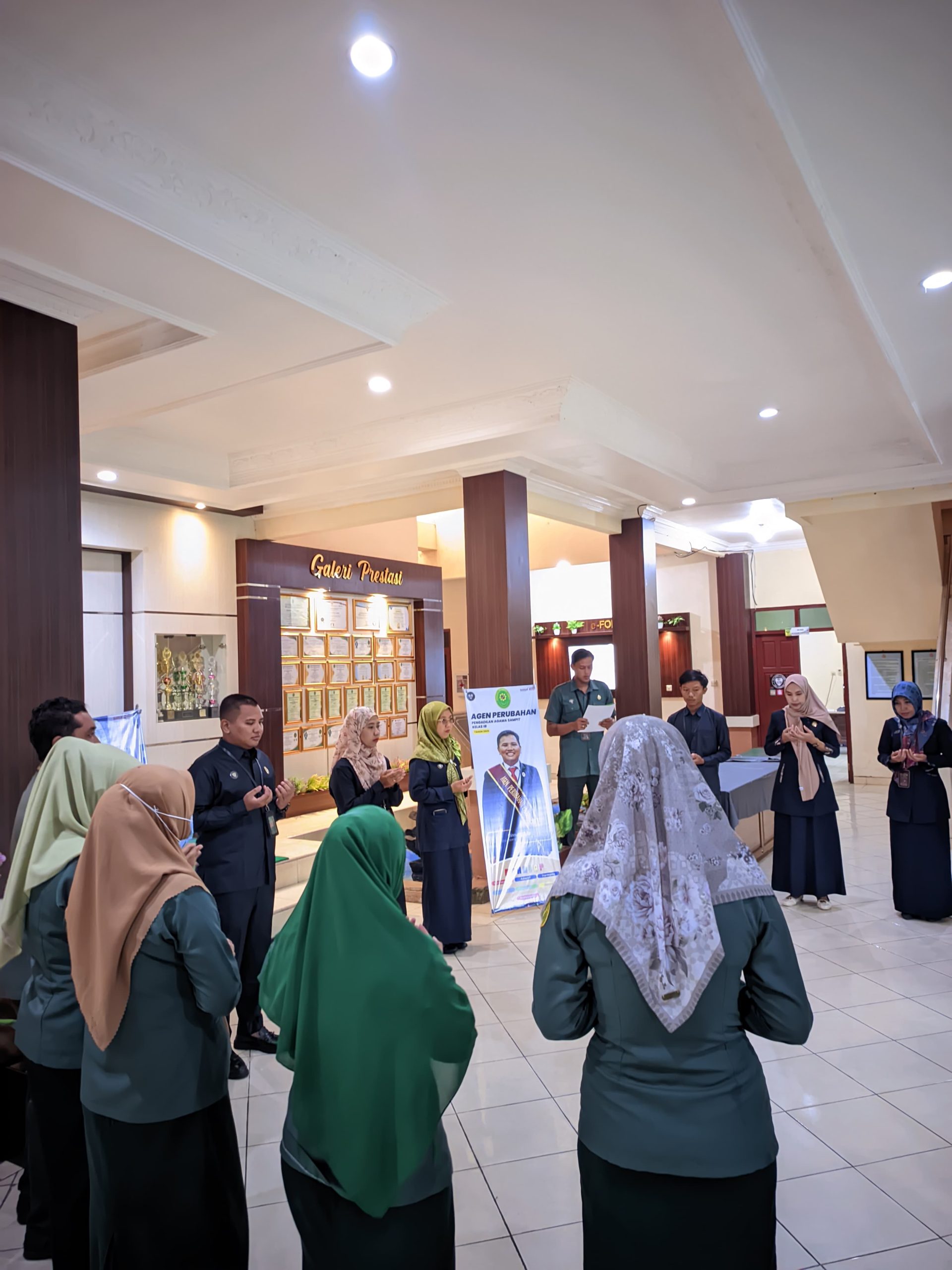 281. Semangat Doa Bersama Mengawali Aktifitas Hari Ini