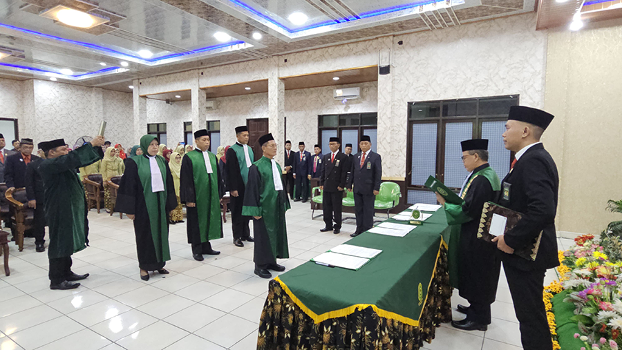 Ketua, Panitera, dan Sekretaris PA Kasongan Hadiri Pelantikan WKPTA Palangka Raya dan  Tiga Ketua Pengadilan Agama